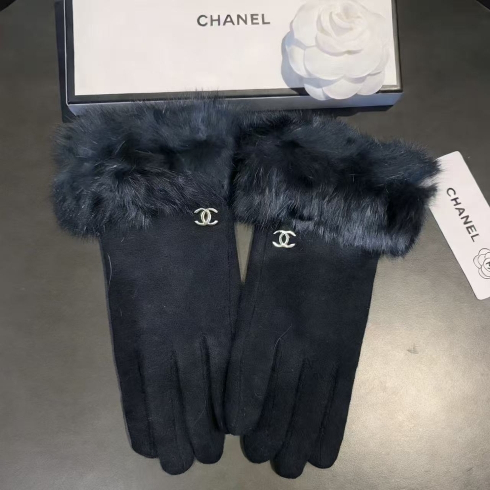 Chanel Black Wool Fur CC Gloves